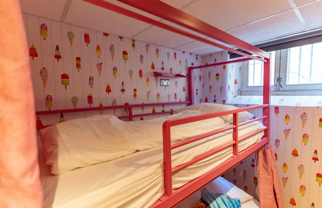Hostelle - Women Only Hostel London-1